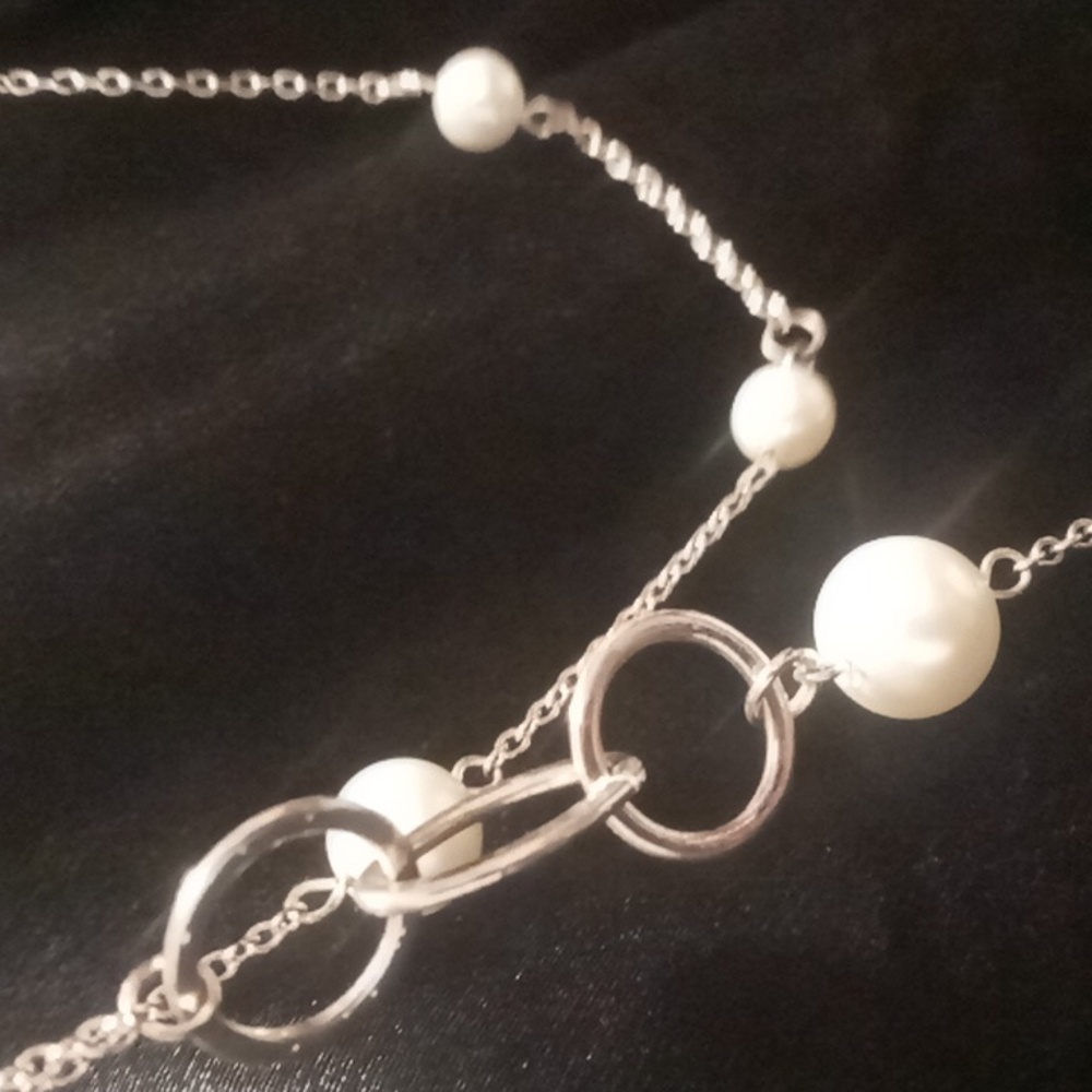 Ny & company long circle links and faux pearl necklace.
